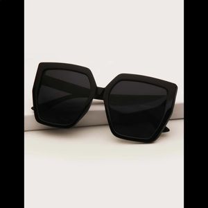 Trendy Black Sunglasses